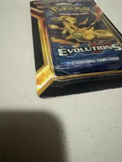 Pokemon TCG: XY EVOLUTIONS Blister Pack - Charizard Artwork - Image 3