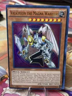 Valkyrion the Magna Warrior YGLD-ENB01 King of Games: Yugi's Legendary Decks 1st - Image 1