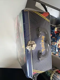 Pokemon 2025 Mega Collector Chest Tin Box - 6 Packs & 3 Foil Cards New - Image 4