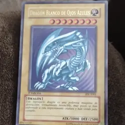 Yu-Gi-Oh! Blue-Eyes White Dragon BIK-S001 1st Edition Spanish ATK/3000 DEF/2500 - Image 1