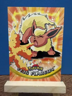 Pokemon 2000 Topps TV Flareon #136 Non-Holo Blue Logo Vintage Card - Image 1
