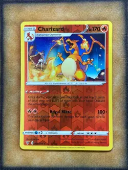 Pokemon Charizard 025/185 Vivid Voltage Reverse Holo NM - Image 1