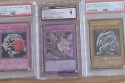 Yu-Gi-Oh! Blue-Eyes White Dragon Dark Magicians Skull Dice Ultra Rare Lot of 3 - Image 1