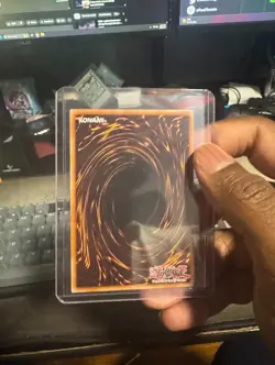 Yugioh Blue-Eyes White Dragon OP28-EN001 OTS Ultimate Rare Light Play - Image 2