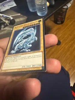 Yugioh Blue-Eyes White Dragon OP28-EN001 OTS Ultimate Rare Light Play - Image 5