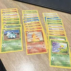 Pokemon TCG Jungle 1999 English Holo/Regular Lot has a most cards - Image 4