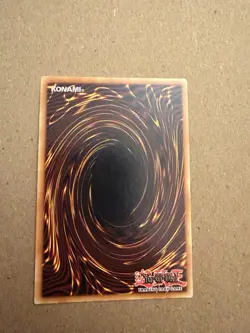 Yu-Gi-Oh! TCG Dark Magician Girl Collector's Tin 2005 Limited Edition CT2-EN004 - Image 3