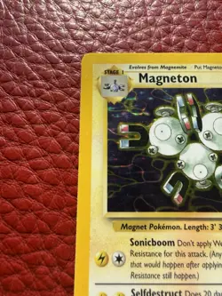 Pokemon Magneton No 011/62 Holo Fossil Set 1999 TCG Vintage Discolored - Image 3
