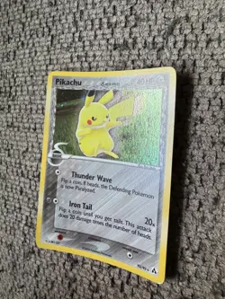 2006 Pokemon EX Legend Maker 93/92 Pikachu Holo LP Rare Card HUGE SWIRL Vintage - Image 3