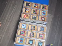 Yu-Gi-Oh Binder Collection Holos Regular And More Blue Eyes White Dragon Etc - Image 4