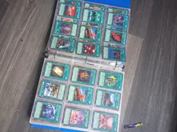 Yu-Gi-Oh Binder Collection Holos Regular And More Blue Eyes White Dragon Etc - Image 5