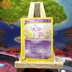 Mew 055/165 Rare NON HOLO Expedition Base Set Pokemon Card 50 HP Psychic 2002 - Image 1