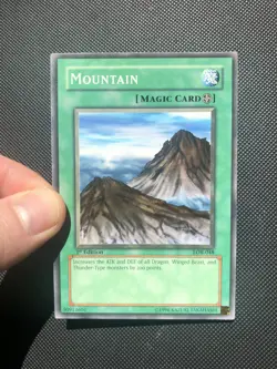 Yugioh Mountain LOB-048 1st Edition Legend Of Blue Eyes White Dragon NA English - Image 1