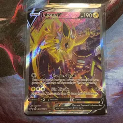 Jolteon v SWSH183 Holo Sword & Shield Promo Card Near Mint Condition - Image 2