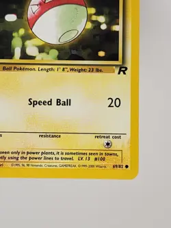 1st Edition Voltorb Pokemon Card 69/82 Team Rocket Set Near Mint Condition - Image 5