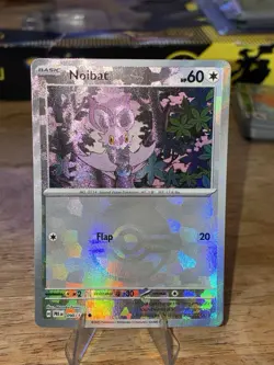 Holofoil - Noibat (Poke Ball Pattern) - 090/131 - SV: Prismatic Evolutions - NM - Image 1