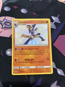 2019 POKEMON HIDDEN FATES SHINY VAULT LUCARIO SV22/SV94 HOLO - Image 1