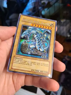 Yugioh Blue-Eyes White Dragon PCK-001 Prismatic Secret Rare - Image 2