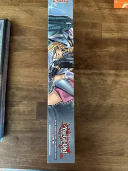 YUGIOH - OFFICIAL DARK MAGICIAN GIRL KNIGHT 9-POCKET DUELIST PORTFOLIO + PLAYMAT - Image 3