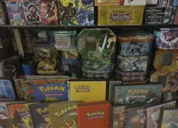 Best Pokemon Card Lot Of 💯Cards!!! -(May Include EX, VMAX, & VINTAGE HOLOS🔥) - Image 5