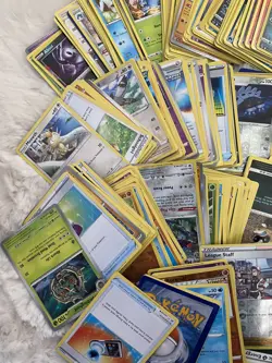 Approx 500x POKEMON TCG Mixed SCARLET & VIOLET Era Cards Inc Holos (1) - Image 1