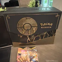 Pokemon TCG: Sword & Shield - Empty Elite Trainer Plus Box Zamazenta - Image 4