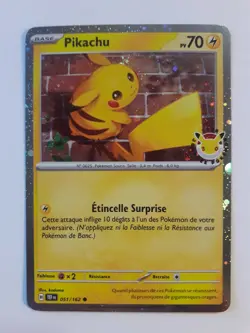Carte Pokemon PIKACHU 051/162 Promo Cosmos Stamp 30 ans anniversaire NEUF FR - Image 1