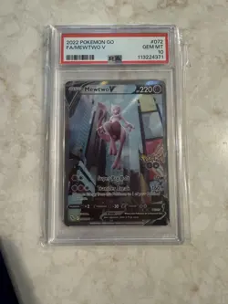 2022 POKEMON GO #072 FULL ART/MEWTWO V PSA 10 - Image 1