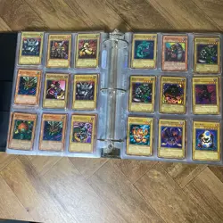 Vintage Yu-Gi-Oh 350+ Card Lot Binder Collection + 3 Game Mats - Image 4