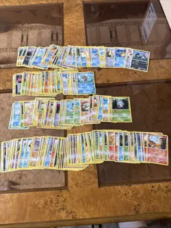 LOT OF VINTAGE POKEMON CARDS - Image 1