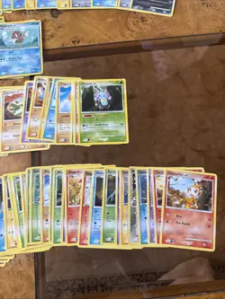 LOT OF VINTAGE POKEMON CARDS - Image 2