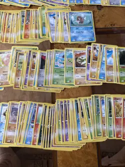 LOT OF VINTAGE POKEMON CARDS - Image 3