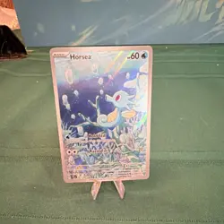 Pokemon Horsea 067/064 Sv: Shrouded Fable Illustration Rare Holo Card - Image 1