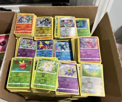 100 pokemon holos/reverse holos and 500 bulk cards 2018-2023 - Image 1