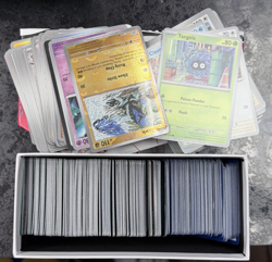 520+ POKEMON CARD ETB STORAGE BOX - MODERN SETS BULK CARDS - MINT/NEAR MINT - Image 1