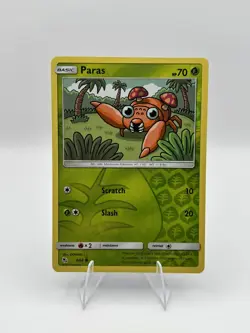 Paras 4/68 Reverse Holo Pokemon 2019 Hidden Fates NM - Image 1