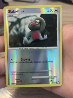 Slakoth 99/123 Pokemon Diamond & Pearl Mysterious Treasures 2007 Reverse Holo LP - Image 1