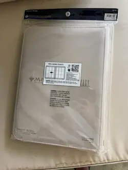 MTG Magic the Gathering: "Final Fantasy" Cloud 9-Pocket Zippered PRO-Binder - Image 2