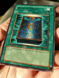 Yugioh 1x Book Of Moon PGD-035 Rare 1st Edition Light Play - Image 2