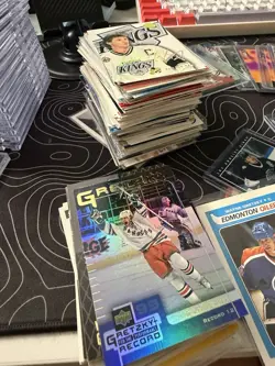 Wayne Gretzky Collection Lot (100s) Of Cards - Image 2