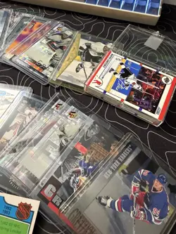 Wayne Gretzky Collection Lot (100s) Of Cards - Image 5
