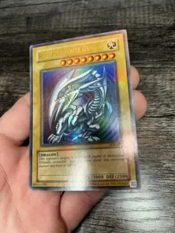 Yugioh Blue-Eyes White Dragon SDK-001 Ultra Rare Unlimited LP Heavy Holo Bleed - Image 2