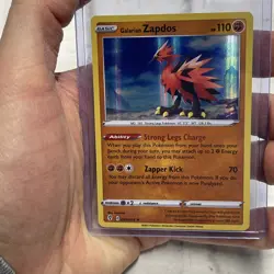 Pokemon TCG Galarian Zapdos 082/203 Holo Rare Evolving Skies NM Near Mint Card - Image 1
