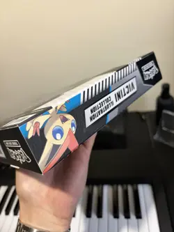 Pokemon TCG - Victini Illustration Collection Box - Black Bolt/White Flare - New - Image 4