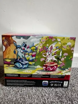 Pokemon Prismatic Evolutions Mini Tin Display New & Sealed - Image 2