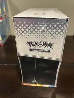 Pokemon TCG Scarlet & Violet Prismatic Evolutions Elite Trainer Box ETB DMG b - Image 4