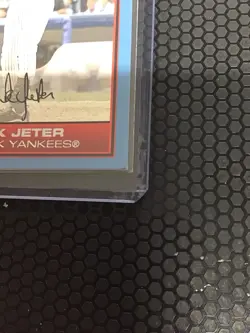 2006 Bowman Derek Jeter Blue #’d137/500 - #65 HOF New York Yankees - Image 4