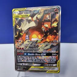 2019 Pokemon Sun & Moon BSP Figure Collection #SM201 Reshiram & Charizard GX - Image 1