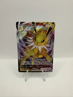 Pokemon TCG Jolteon VMAX 051/203: Evolving Skies - Image 1