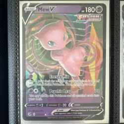The Pokemon Company Mew VMAX 114/264 Fusion Strike Ultra Rare Holo 310 HP - Image 1